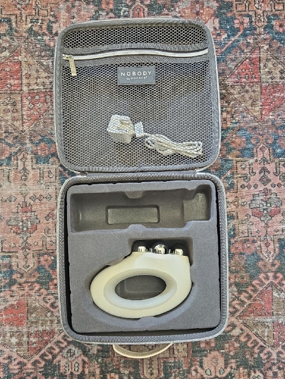 NuBody By NuFace Microcurrent Device White With Case - Picture 3 of 5